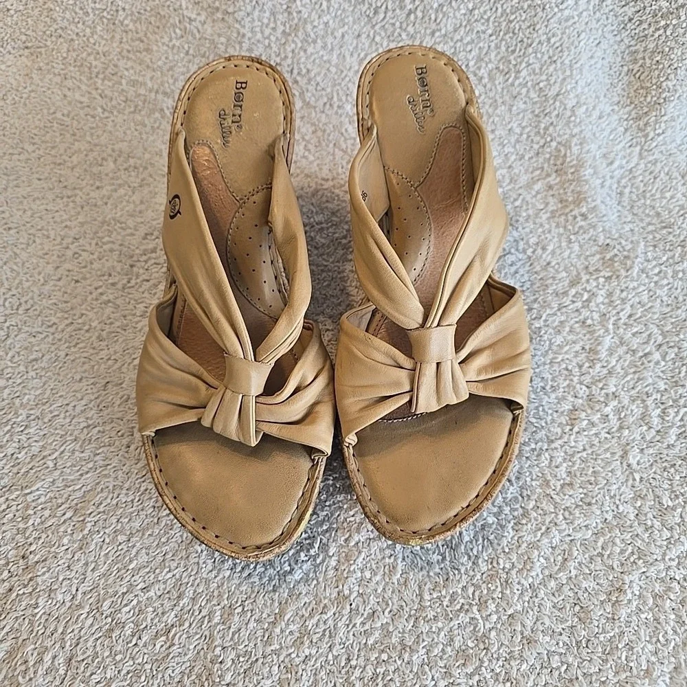Born Driless Womens Monte Carlo Sandal Size 8 Tan Leather Slip-on Wedge Mule
